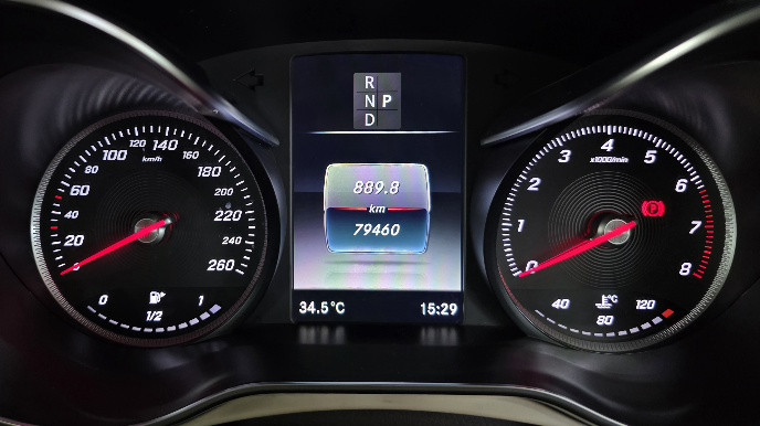 GLC250 4 MATIC - Image 8
