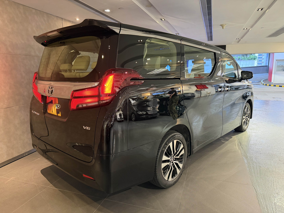 Alphard 3.5 - Image 2