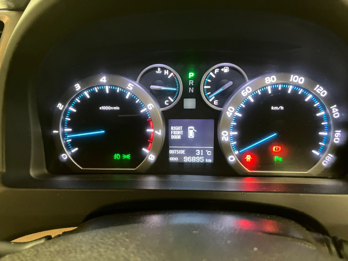 Alphard 3.5 - Image 4