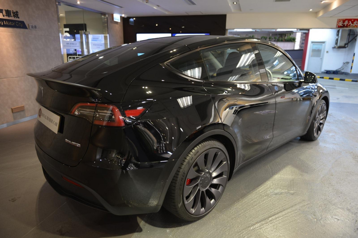 MODEL  Y  PERFORMANCE - Image 17