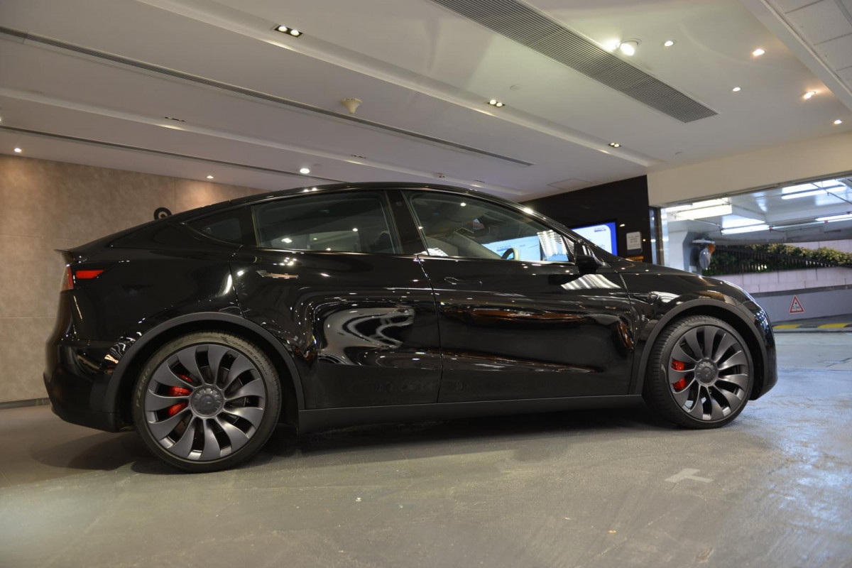 MODEL  Y  PERFORMANCE - Image 22