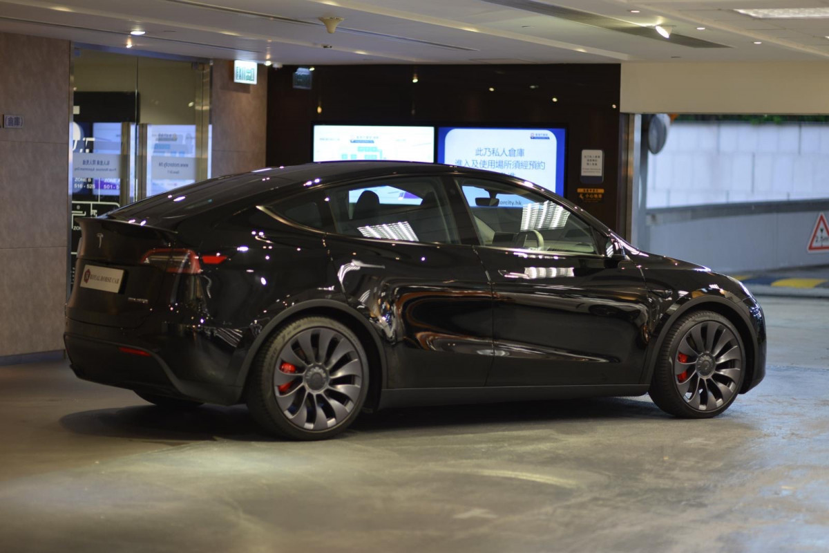 MODEL  Y  PERFORMANCE - Image 14