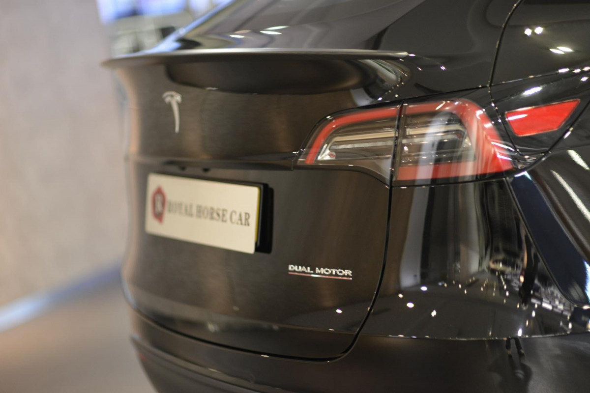 MODEL  Y  PERFORMANCE - Image 21