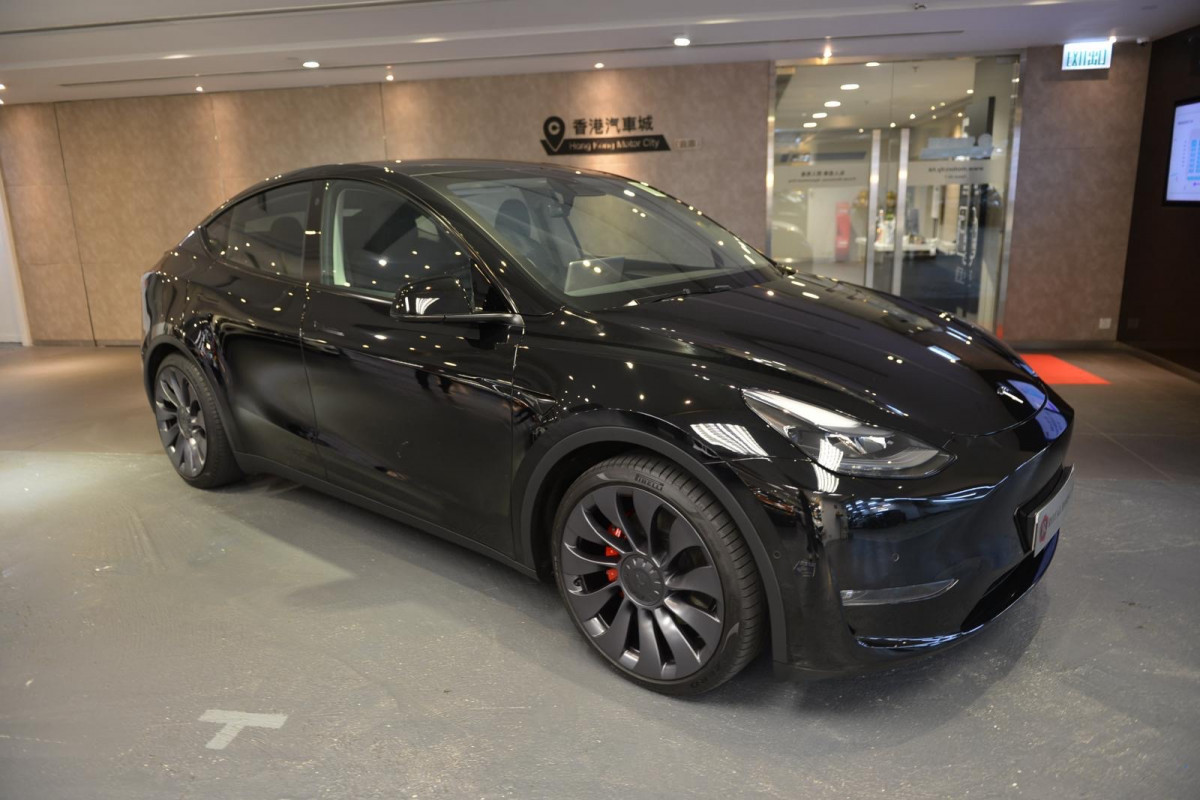 MODEL  Y  PERFORMANCE - Image 16