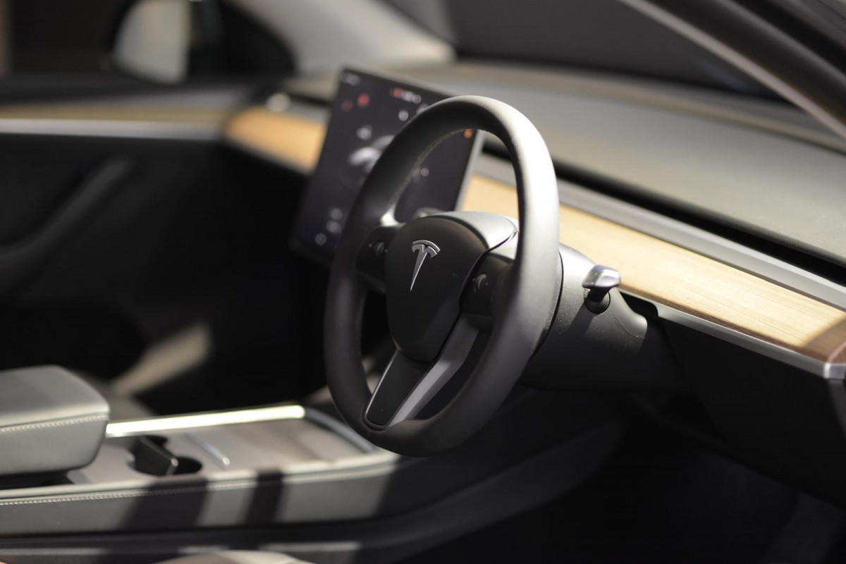 MODEL  Y  PERFORMANCE - Image 4