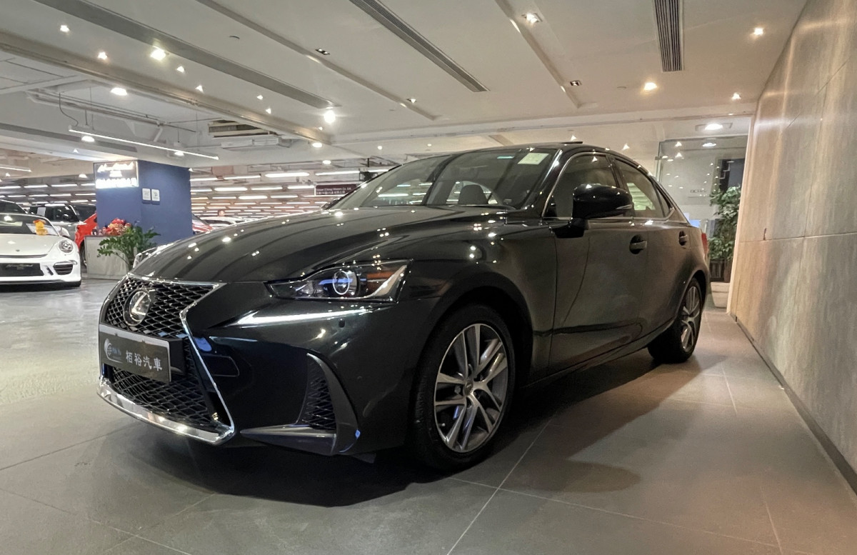 Lexus IS300 - Image 2