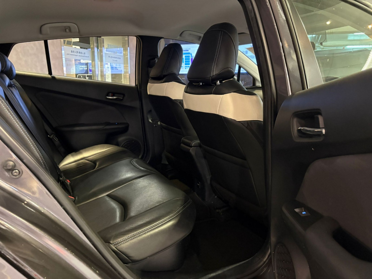 Prius 1.8 Hybrid S - Image 6