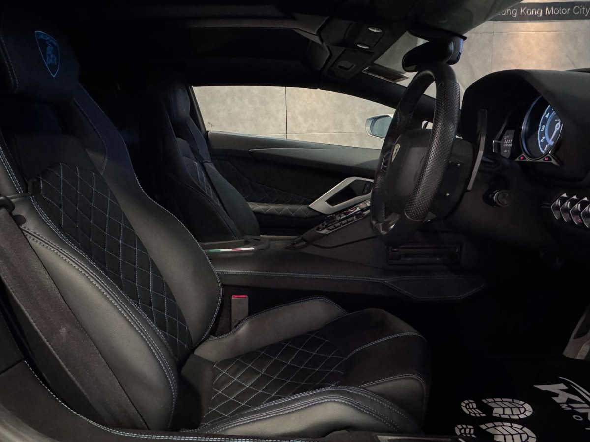 AVENTADOR LP700-4 ROADSTER - Image 4