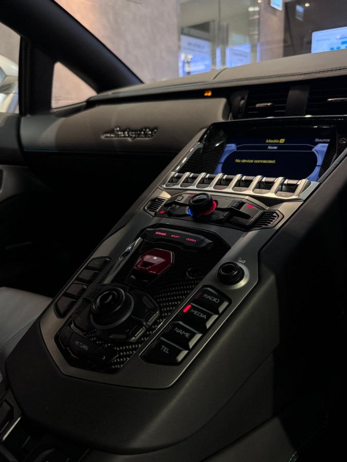 AVENTADOR LP700-4 ROADSTER - Image 9