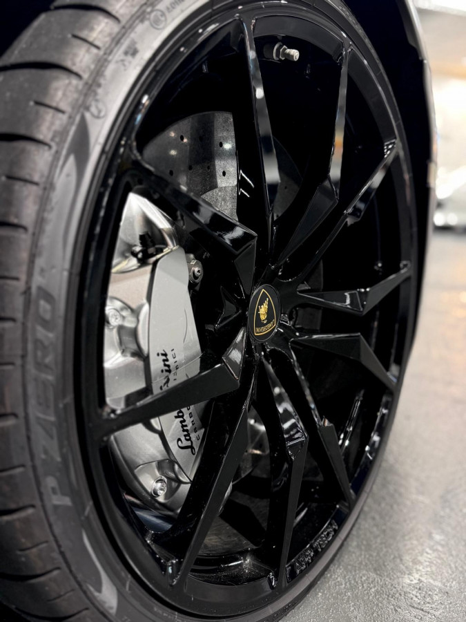 AVENTADOR LP700-4 ROADSTER - Image 11