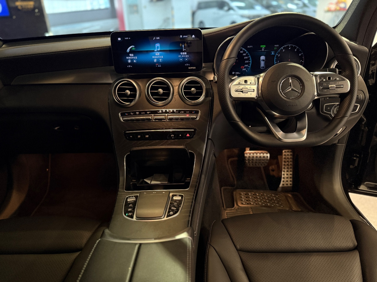GLC300  COUPE AMG - Image 19