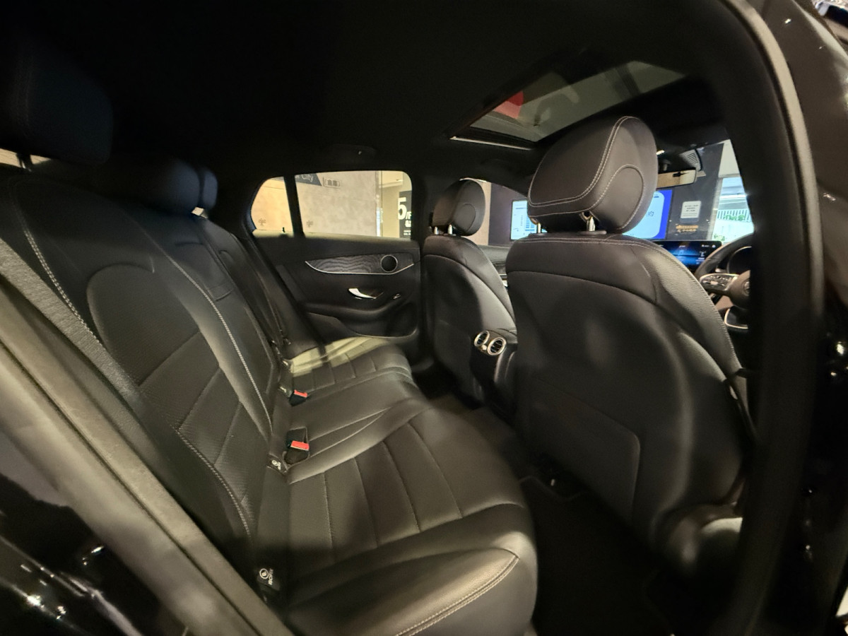 GLC300  COUPE AMG - Image 3