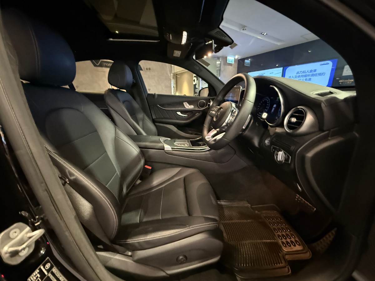 GLC300  COUPE AMG - Image 5