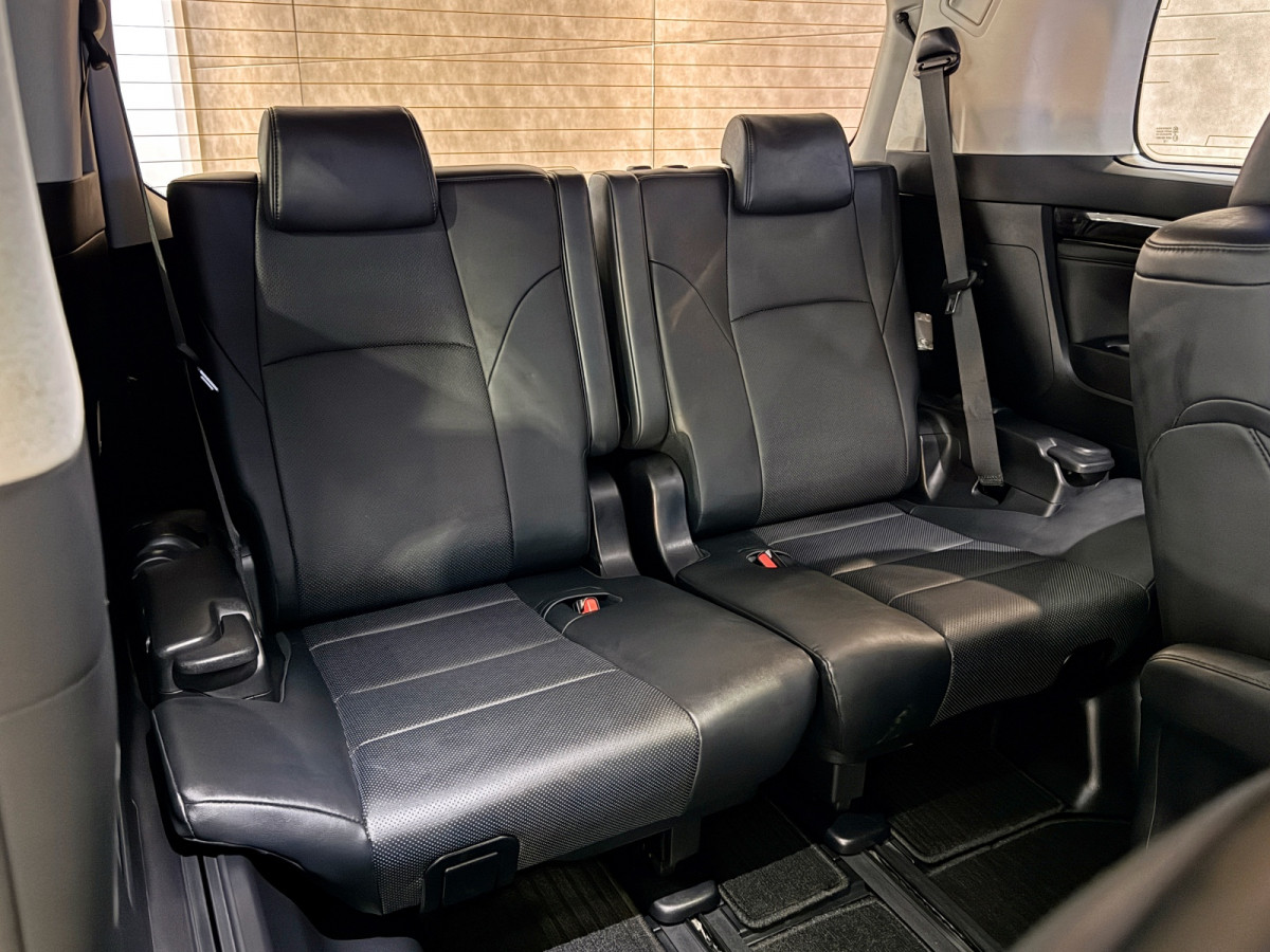 Vellfire 2.5 ZG Modellista - Image 6