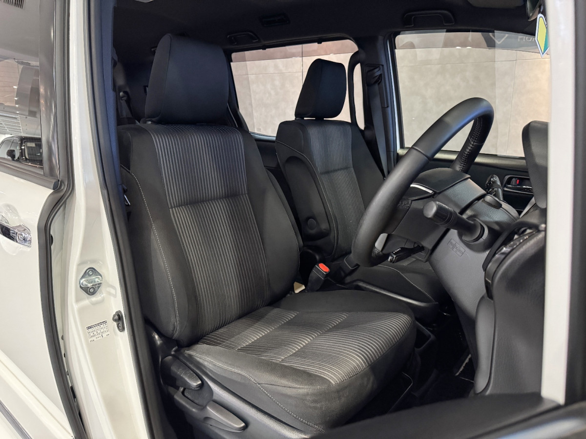 Voxy ZS Hybrid Modellista - Image 4