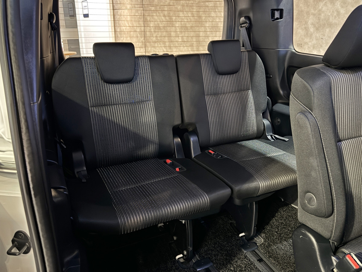 Voxy ZS Hybrid Modellista - Image 6