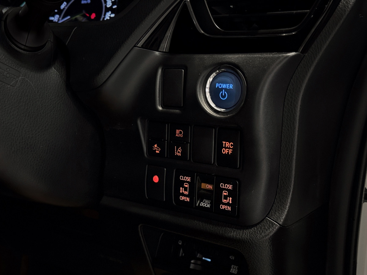 Voxy ZS Hybrid Modellista - Image 8