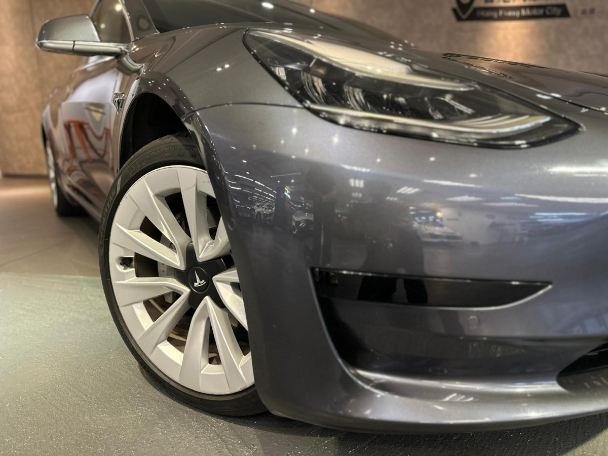 MODEL 3 STANDARD RANGE PLUS REAR WHEEL DRIVE - Image 4