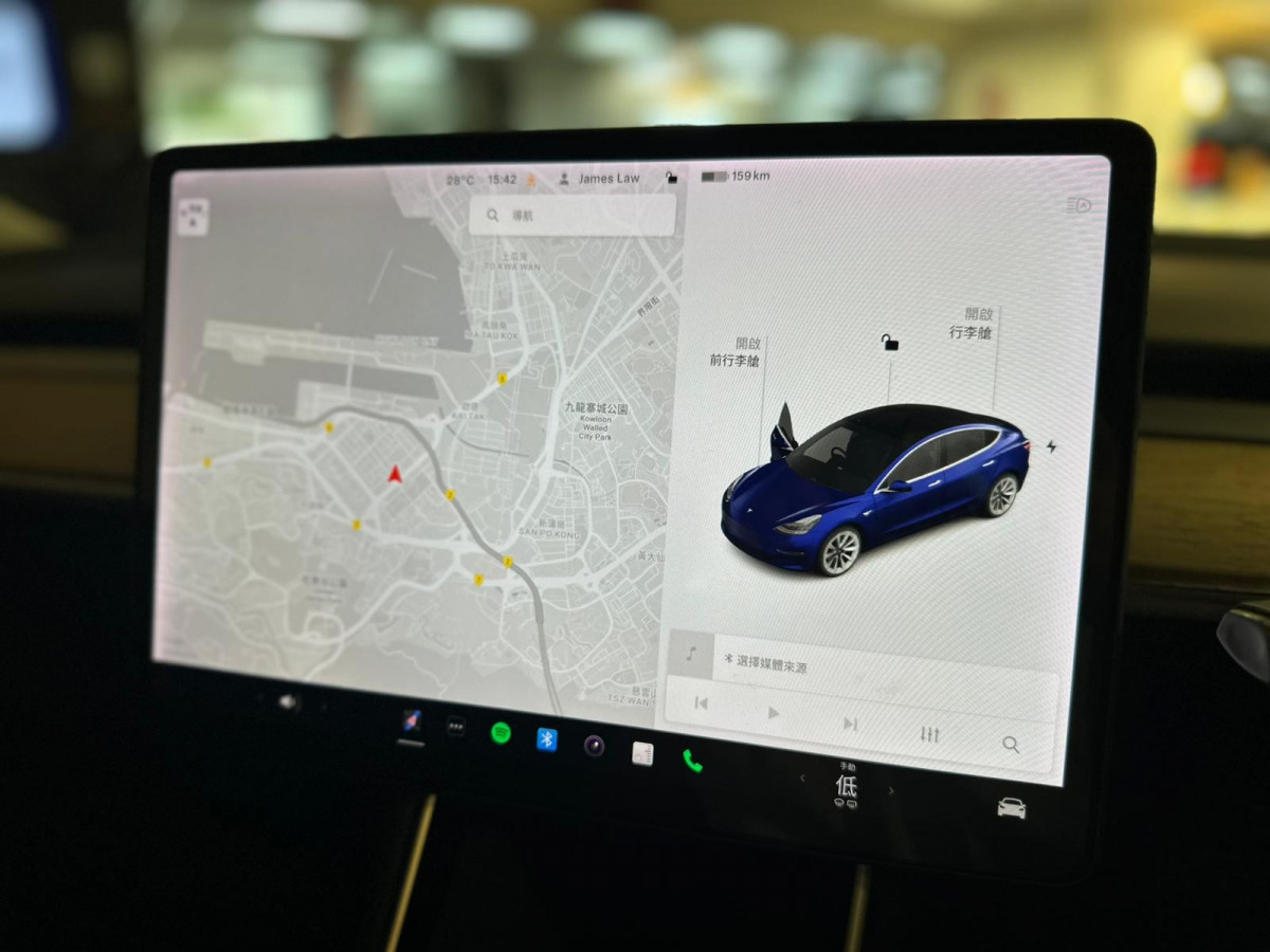MODEL 3 STANDARD RANGE PLUS REAR WHEEL DRIVE - Image 7