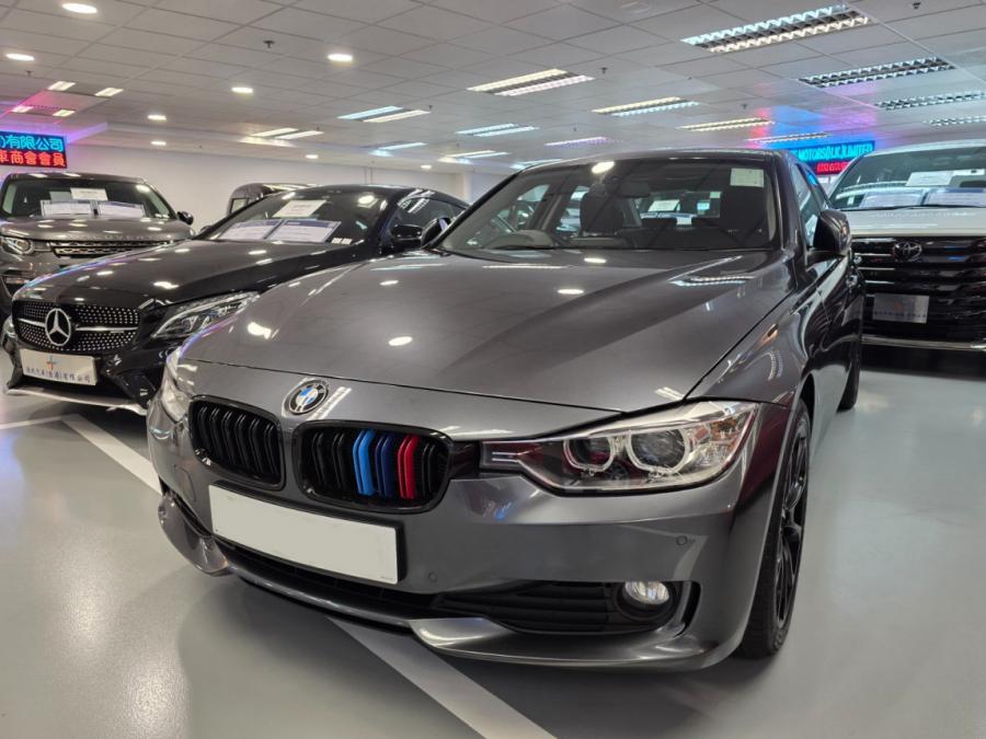 320i - Image 4