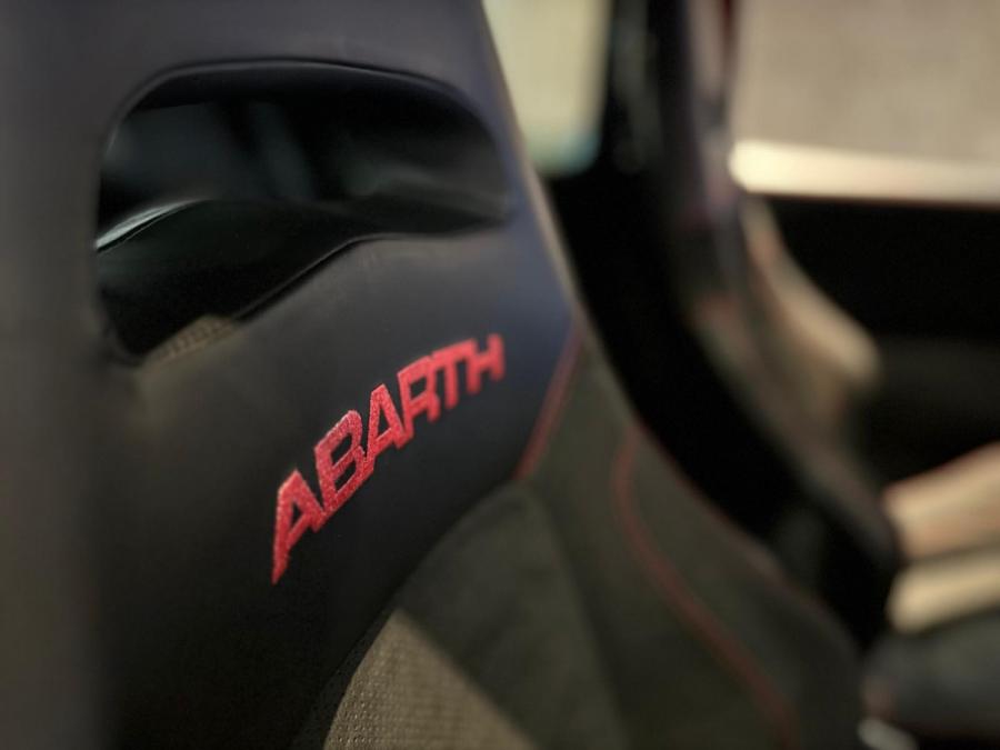 FERRARI ABARTH 695 TRIBUTO - Image 6