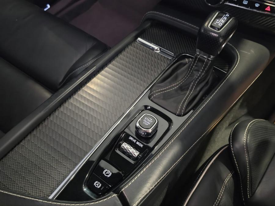 XC90 T6 R-DESIGN - Image 9