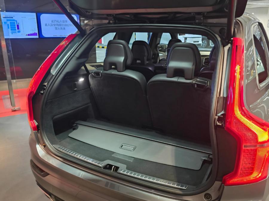 XC90 T6 R-DESIGN - Image 4