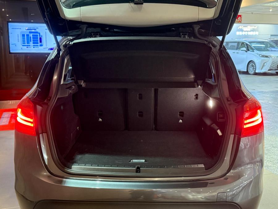 218i Grand tour - Image 7