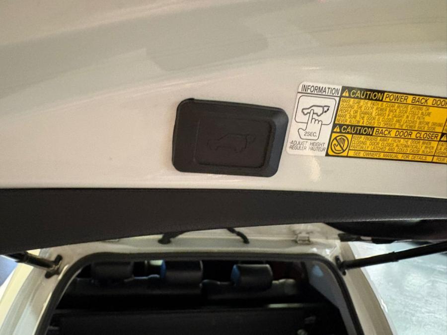 RAV 4 Luxury - Image 6