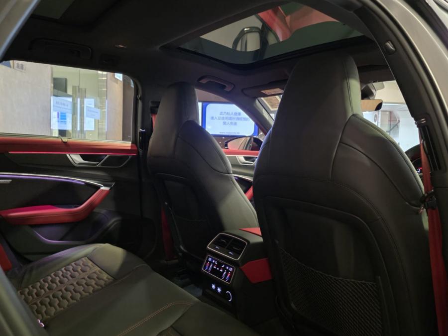 RS6 AVANT QUATTRO - Image 8