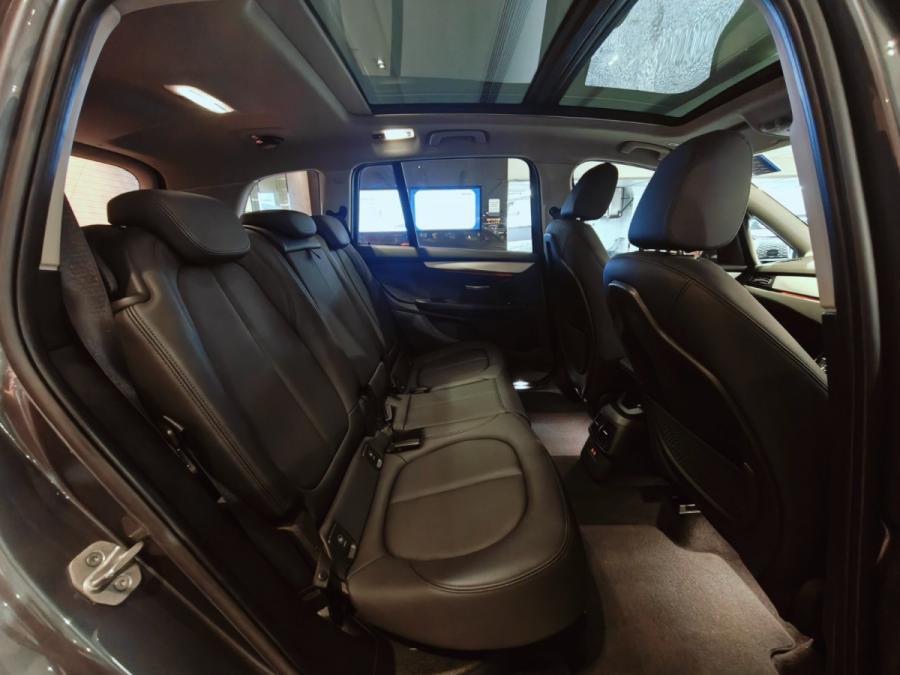 218i Grand Tourer - Image 2