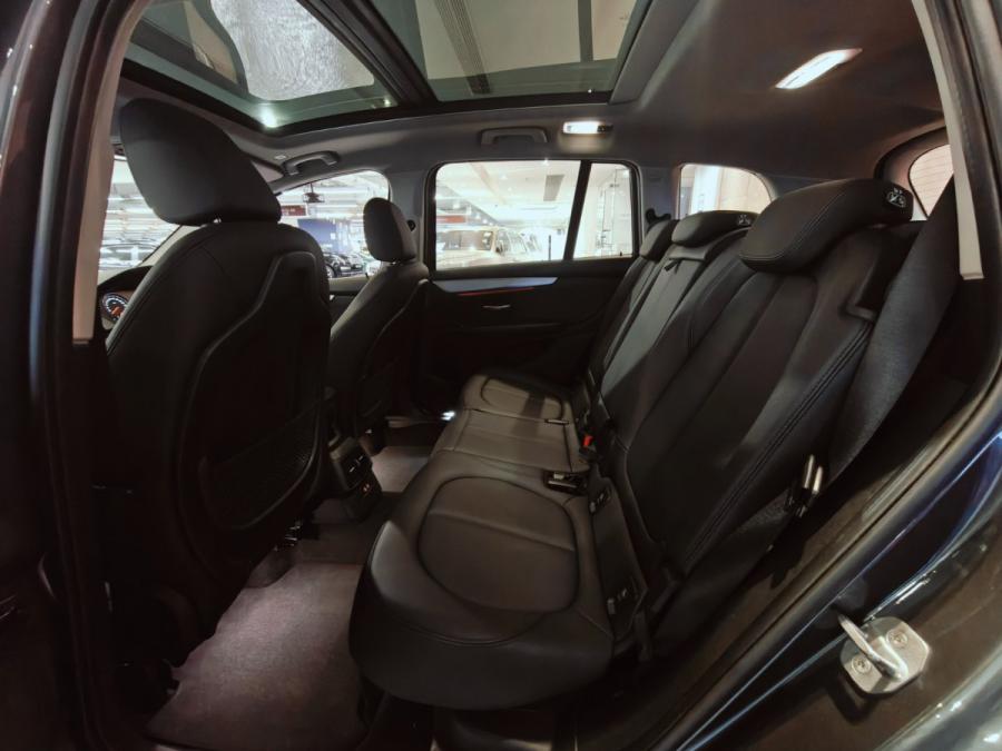 218i Grand Tourer - Image 10