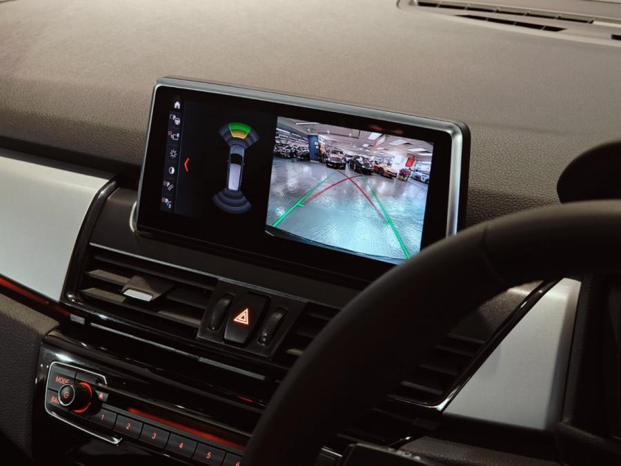 218i Grand Tourer - Image 3