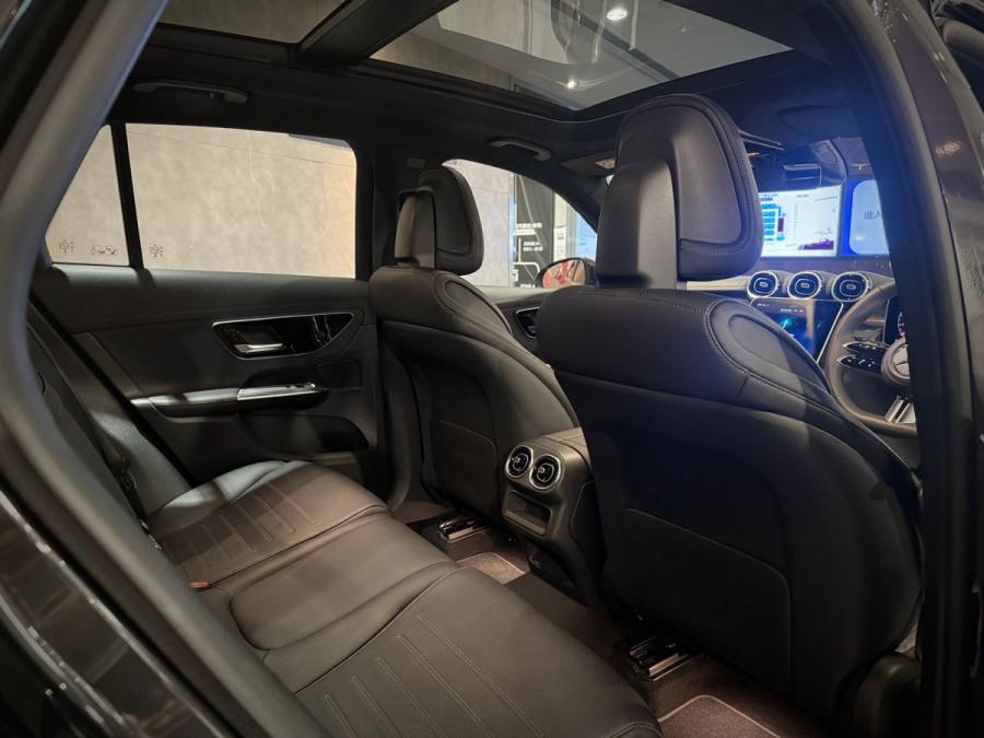 2022 GLC300 AMG 4MATIC - Image 10