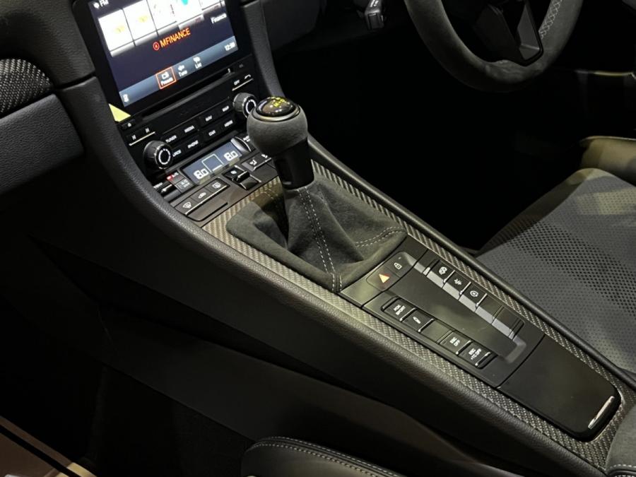 718 CAYMAN GT4RS - Image 11