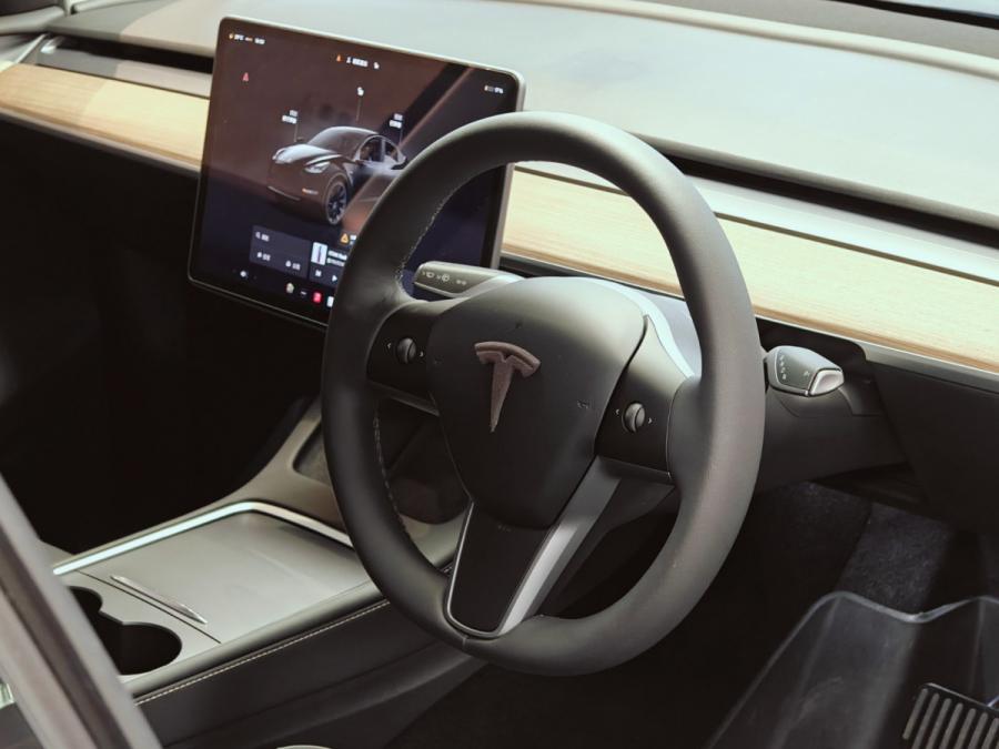 Model Y Long Range Dual Motor All Wheel Drive - Image 14