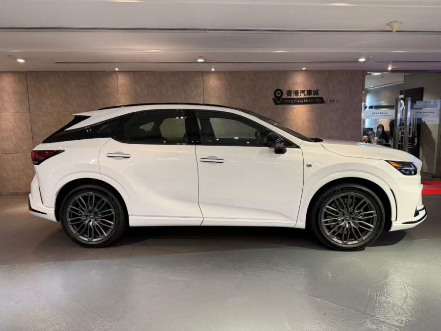 RX500h F Sport HEV - Image 2