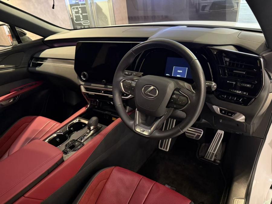 RX500h F Sport HEV - Image 6