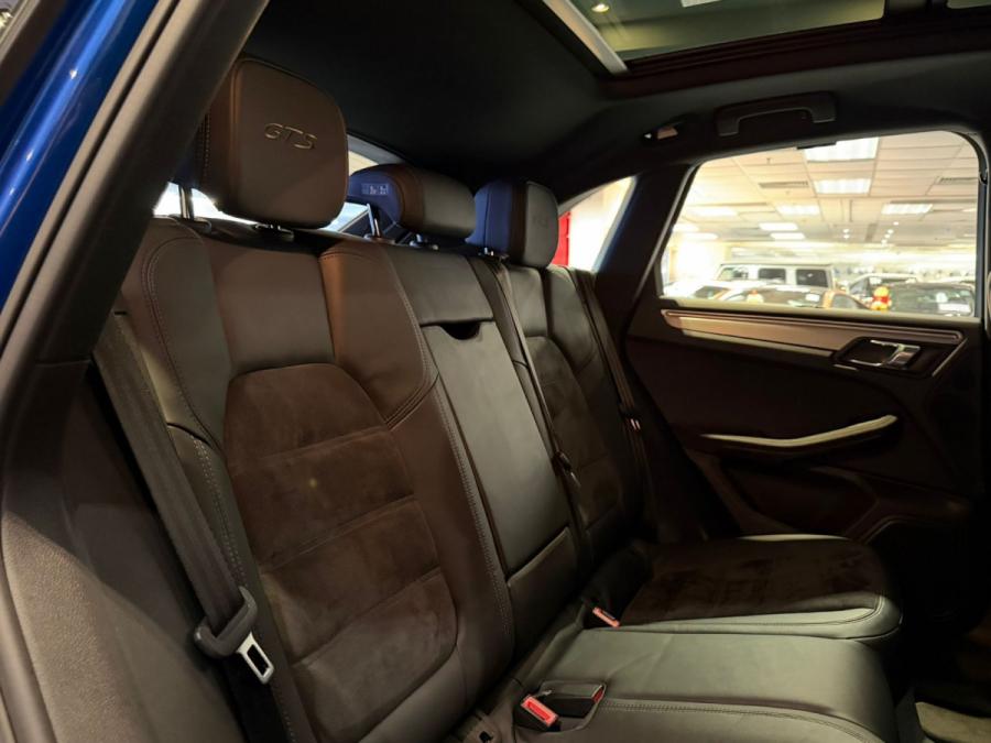 MACAN GTS - Image 13
