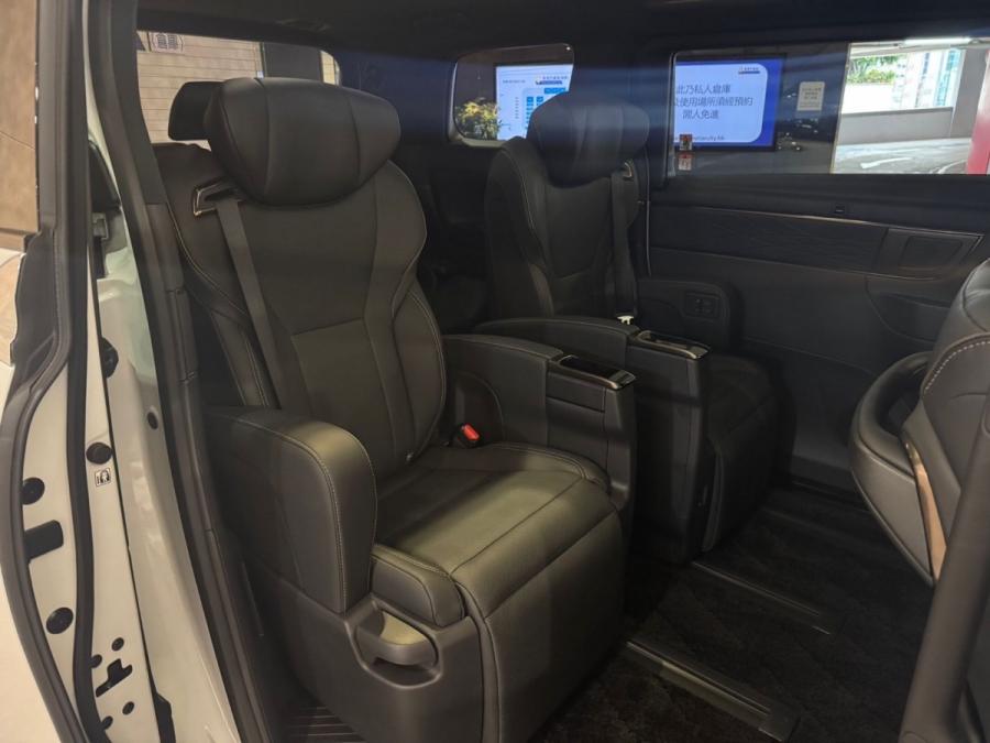 Alphard 2.5 Z - Image 4