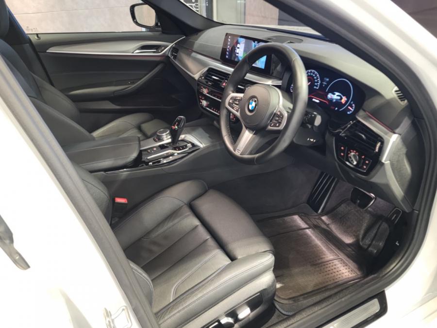 520IA SALOON M SPORT EDITION - Image 2