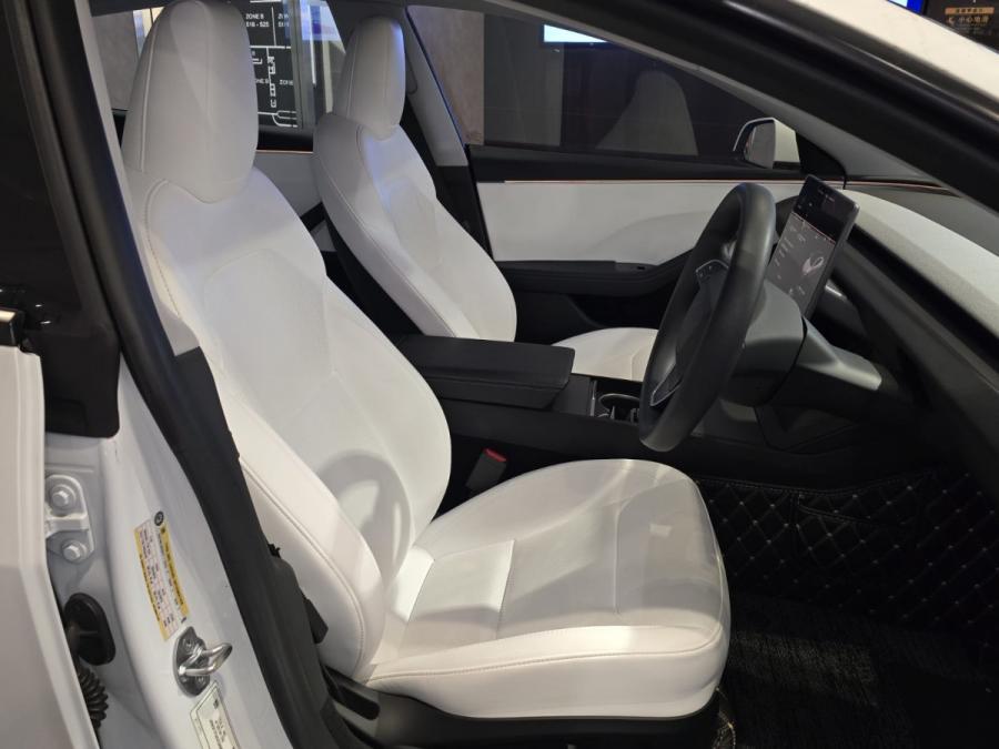 MODEL 3 RWD - Image 6