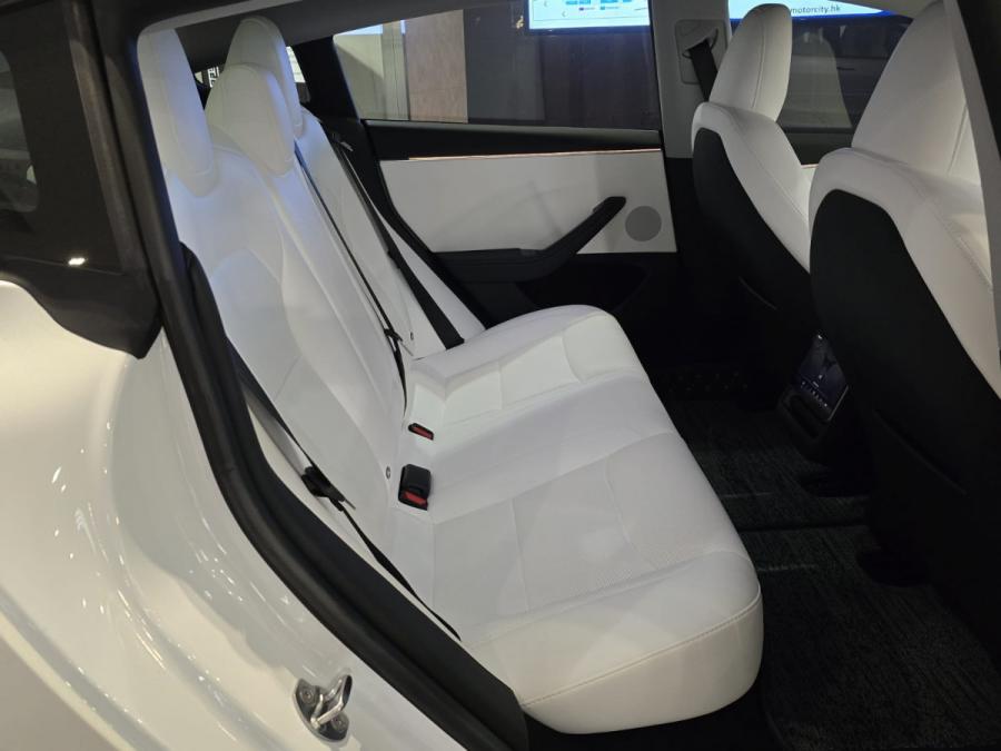 MODEL 3 RWD - Image 7