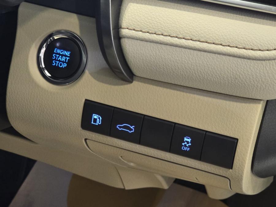 CAMRY 2.5 DELUXE - Image 9