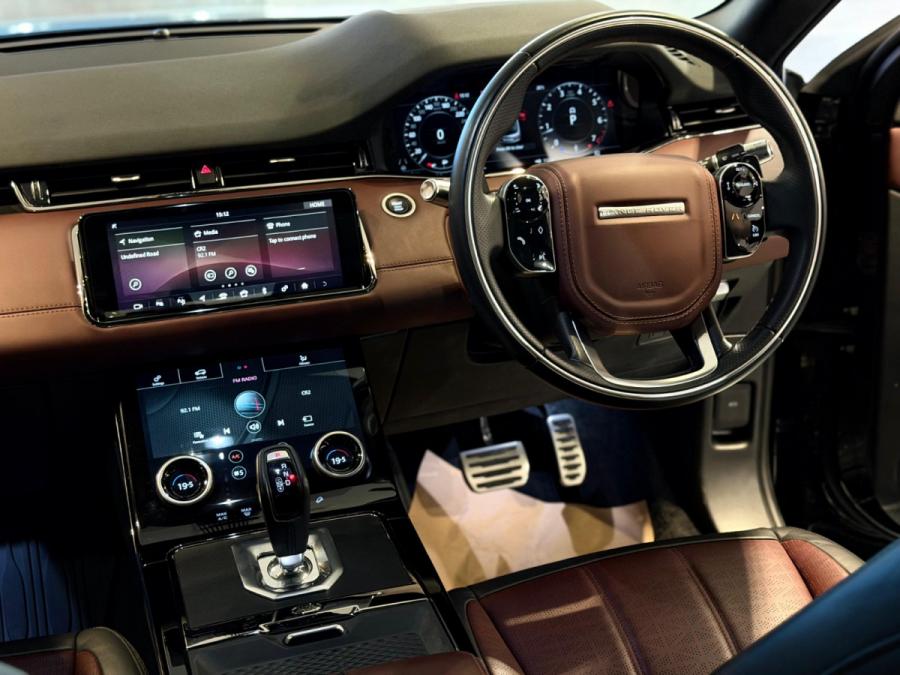 RR EVOQUE P250 R-DYN HSE - Image 5