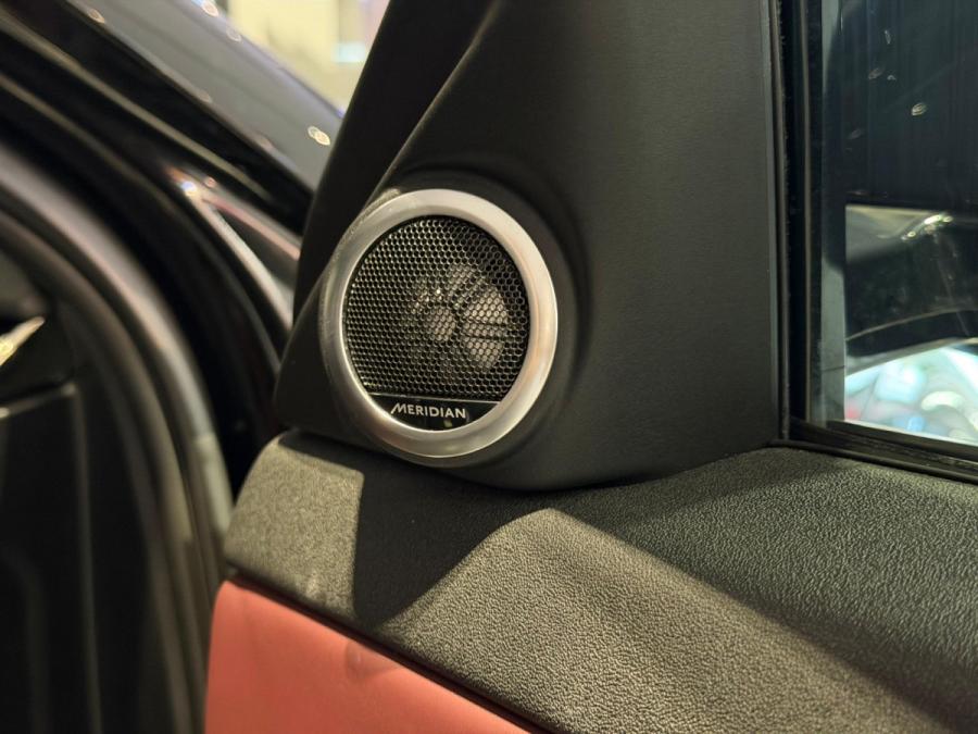 RR EVOQUE P250 R-DYN HSE - Image 8