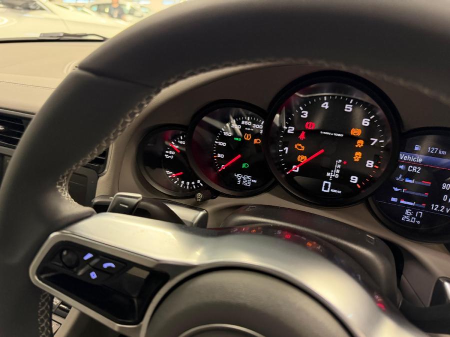 911 CARRERA COUPE - Image 9