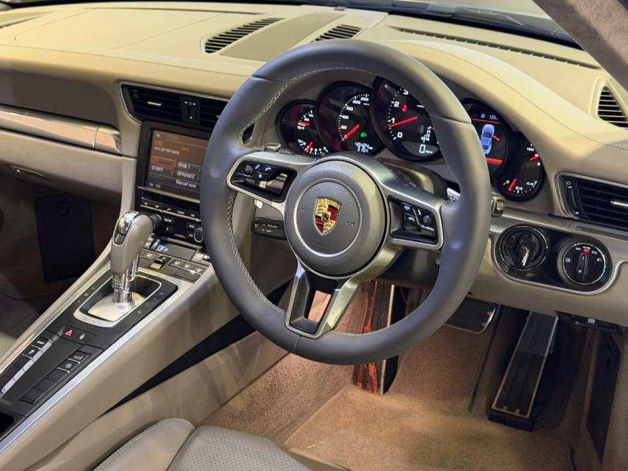 911 CARRERA COUPE - Image 7