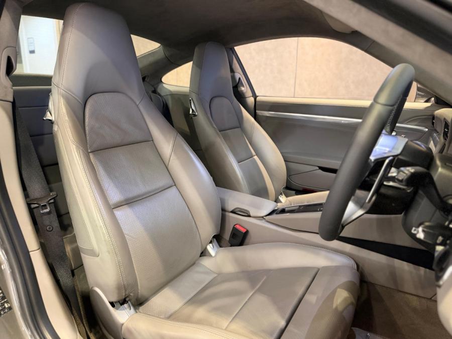 911 CARRERA COUPE - Image 10