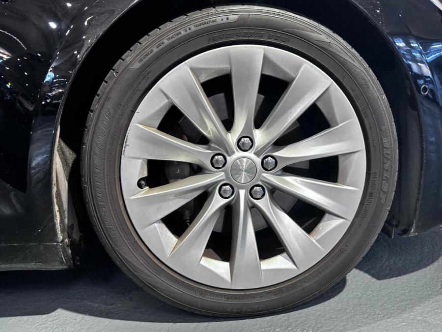 Tesla Model S 90D - Image 8